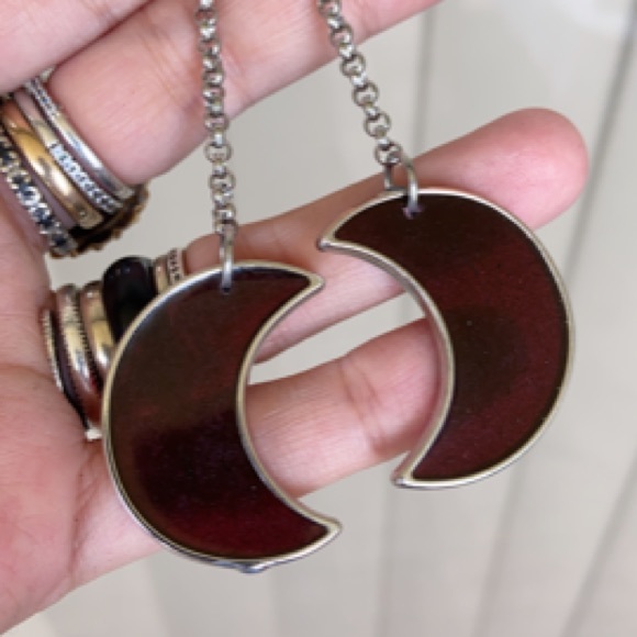 Dark Red resin & glitter crecent moon earrings - Picture 3 of 12